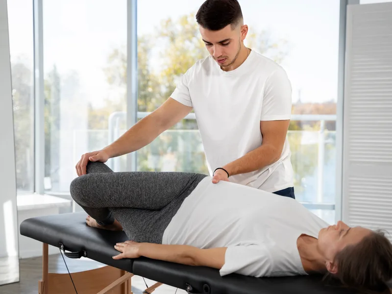 Sarasota Auto Injury Clinic treating hip pain in Sarasota