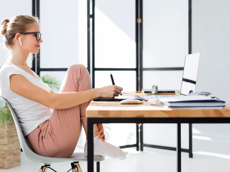 Sarasota Auto Injury Clinic treating poor posture in Sarasota